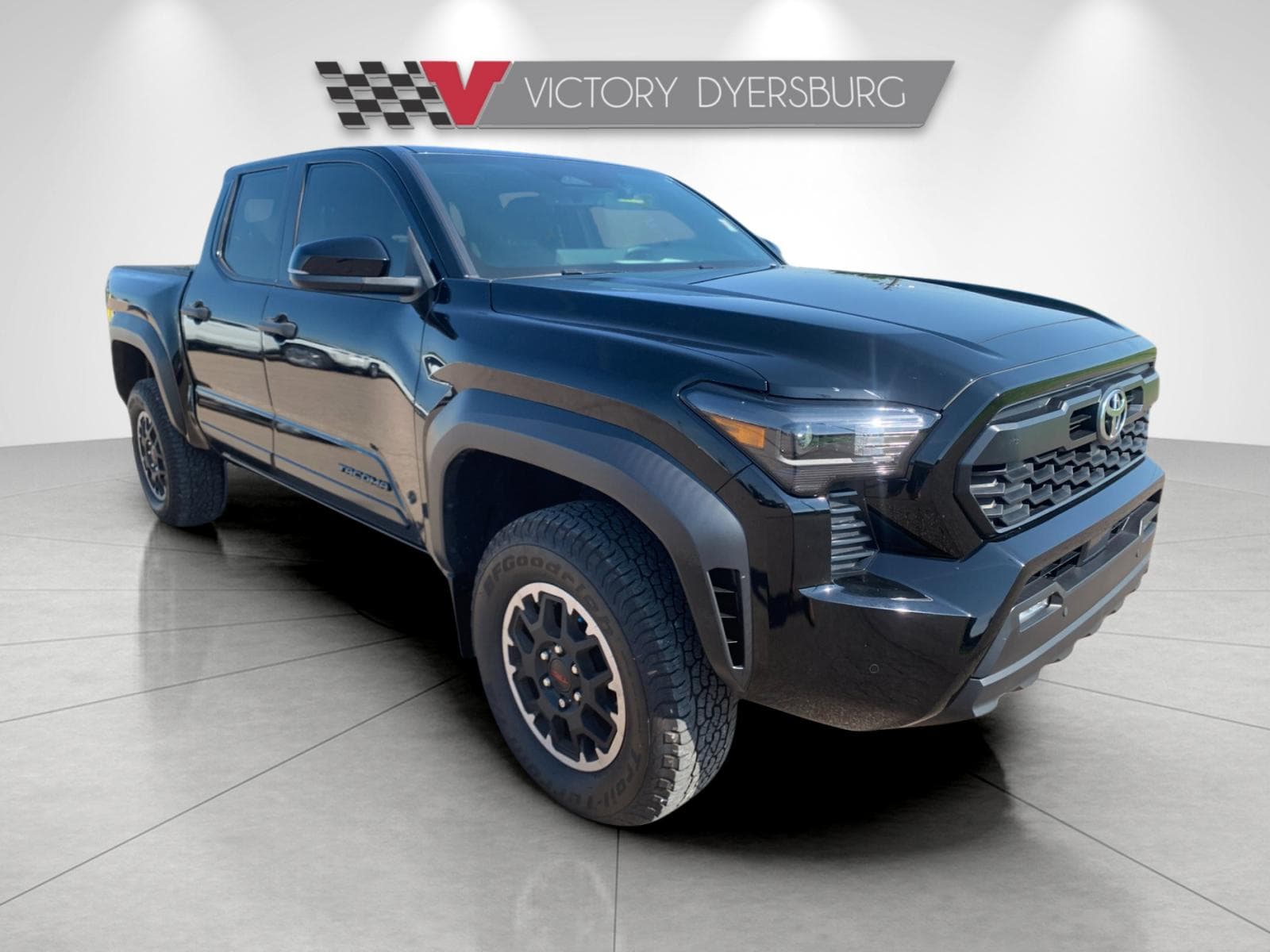 2024 Toyota Tacoma TRD Off-Road — photo 1 of 34