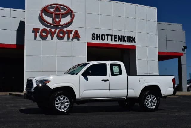 2017 Toyota Tacoma SR — photo 1 of 30
