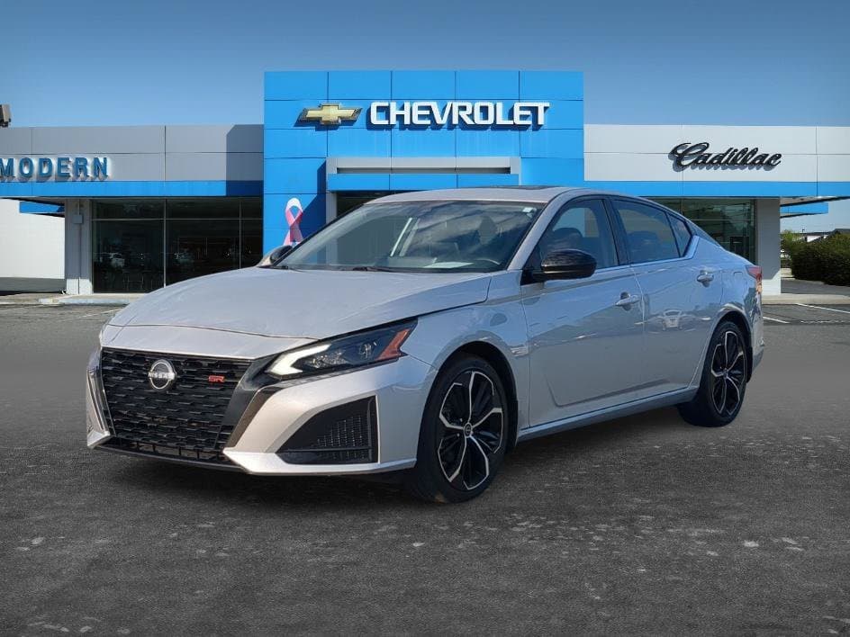 2024 Nissan Altima SR FWD — photo 1 of 38