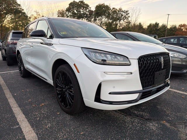 2024 Lincoln Corsair Premiere — photo 1 of 8