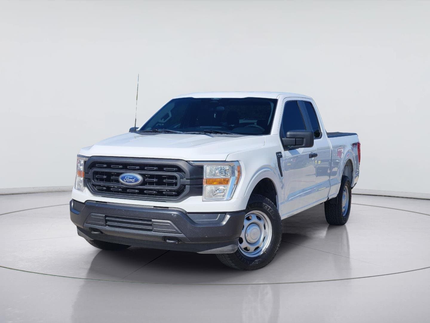 2022 Ford F-150 XL — photo 1 of 32