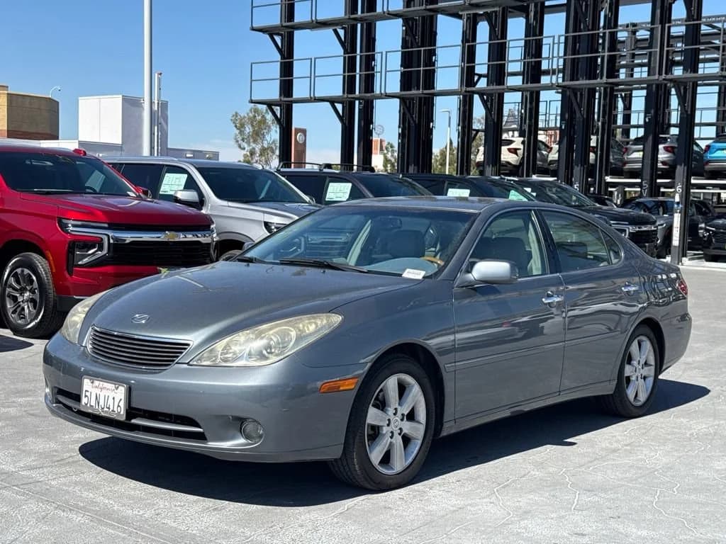 2005 Lexus ES 330 Base — photo 1 of 12