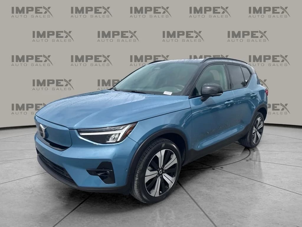 2023 Volvo XC40 Recharge Pure Electric Twin Plus — photo 1 of 24