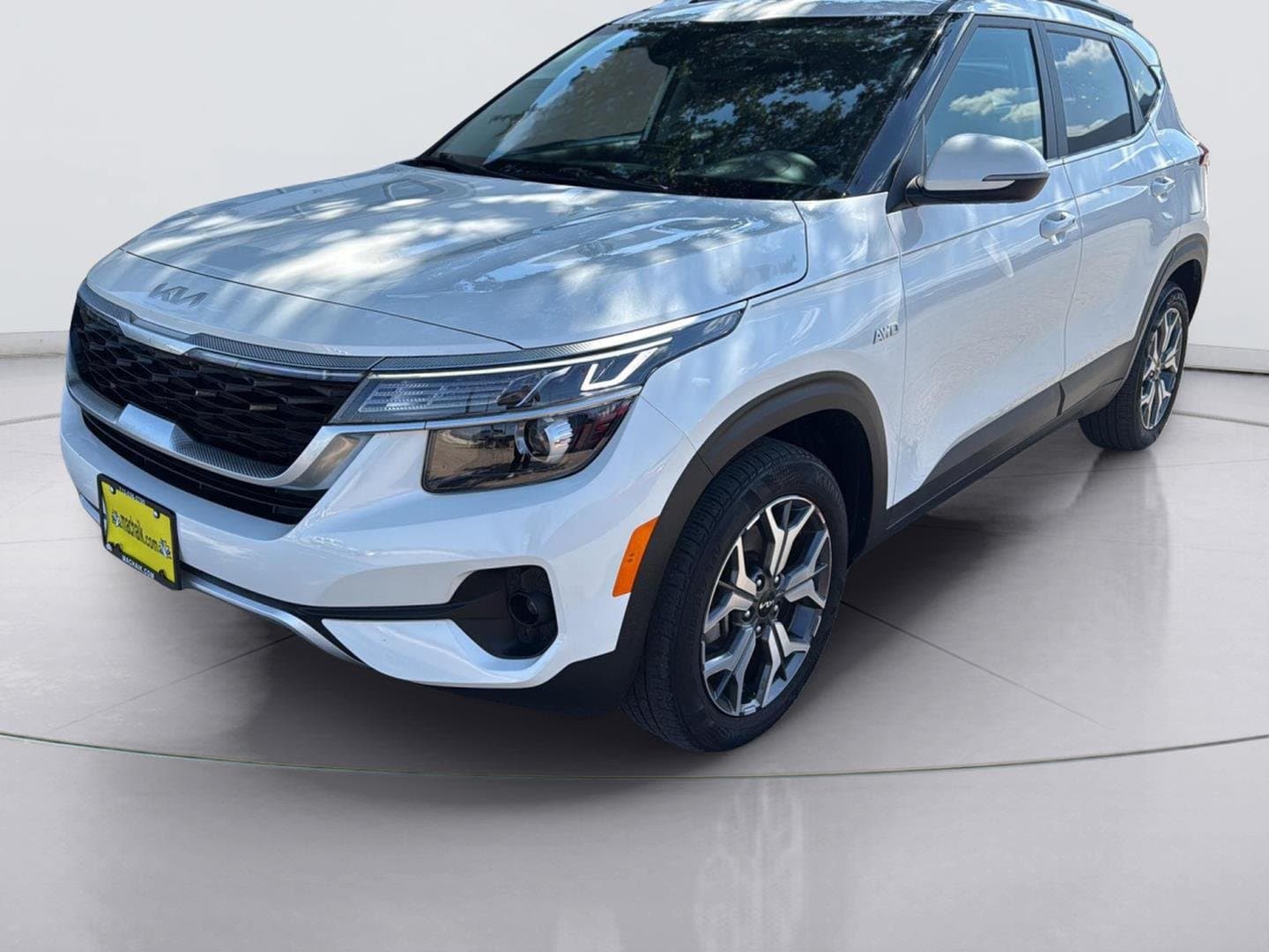 2023 Kia Seltos EX — photo 1 of 22