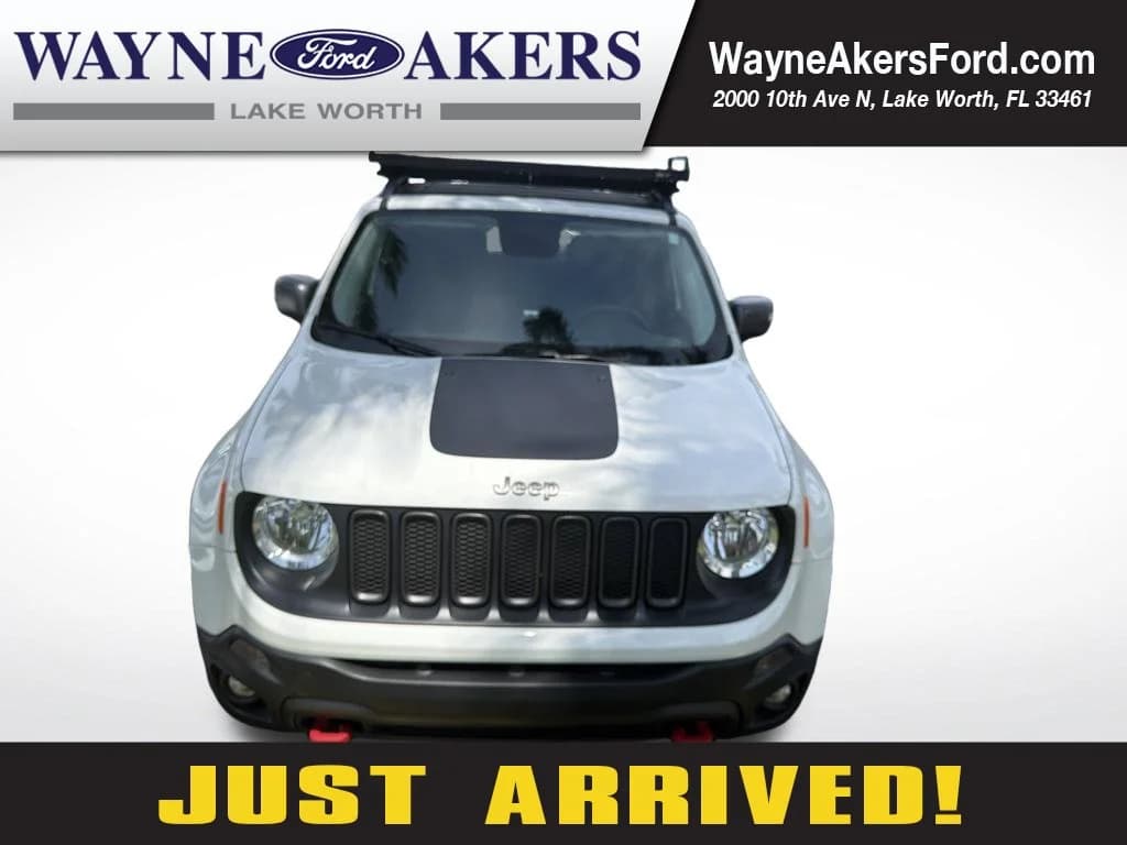 2017 Jeep Renegade Trailhawk — photo 1 of 4