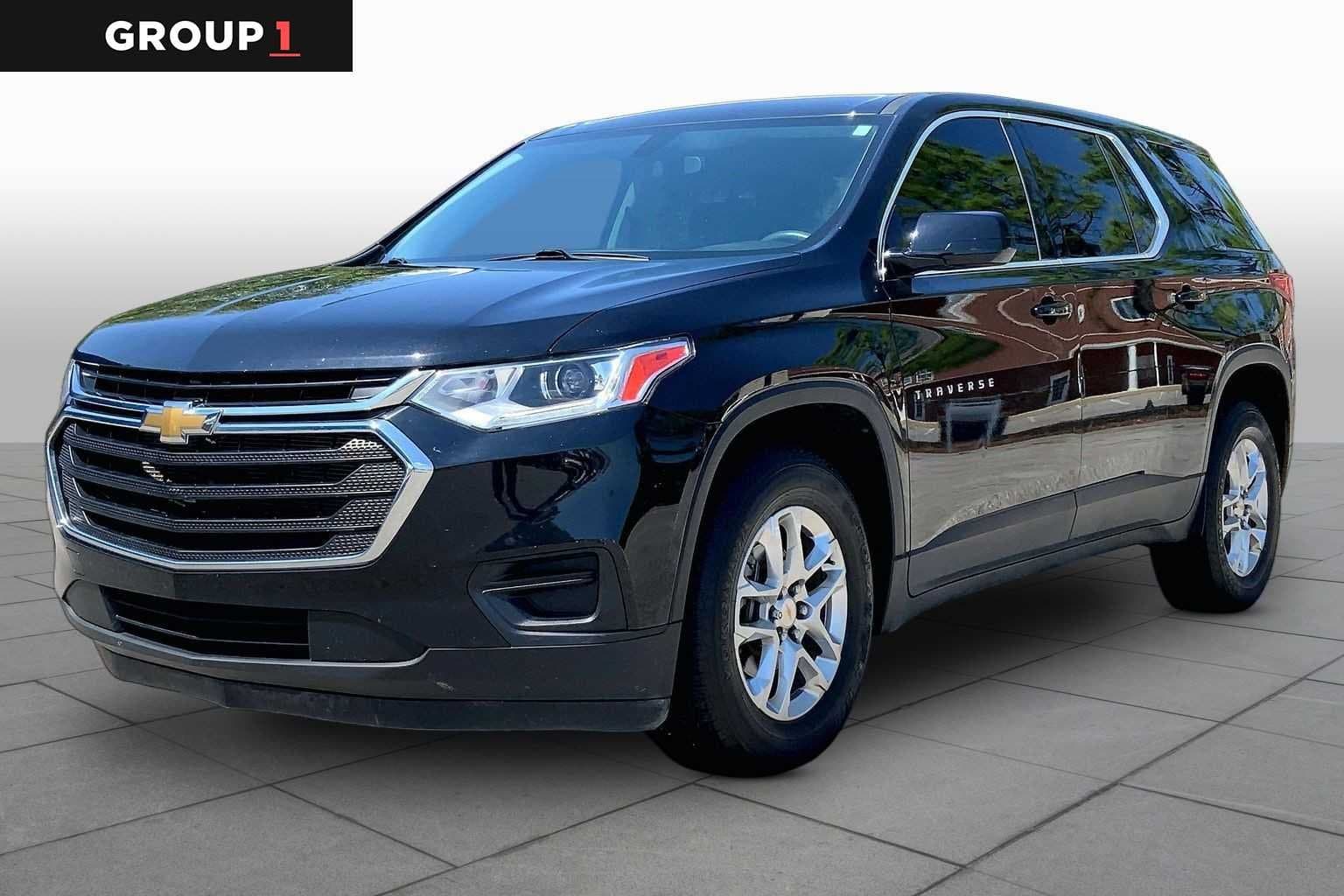 2020 Chevrolet Traverse LS — photo 1 of 35