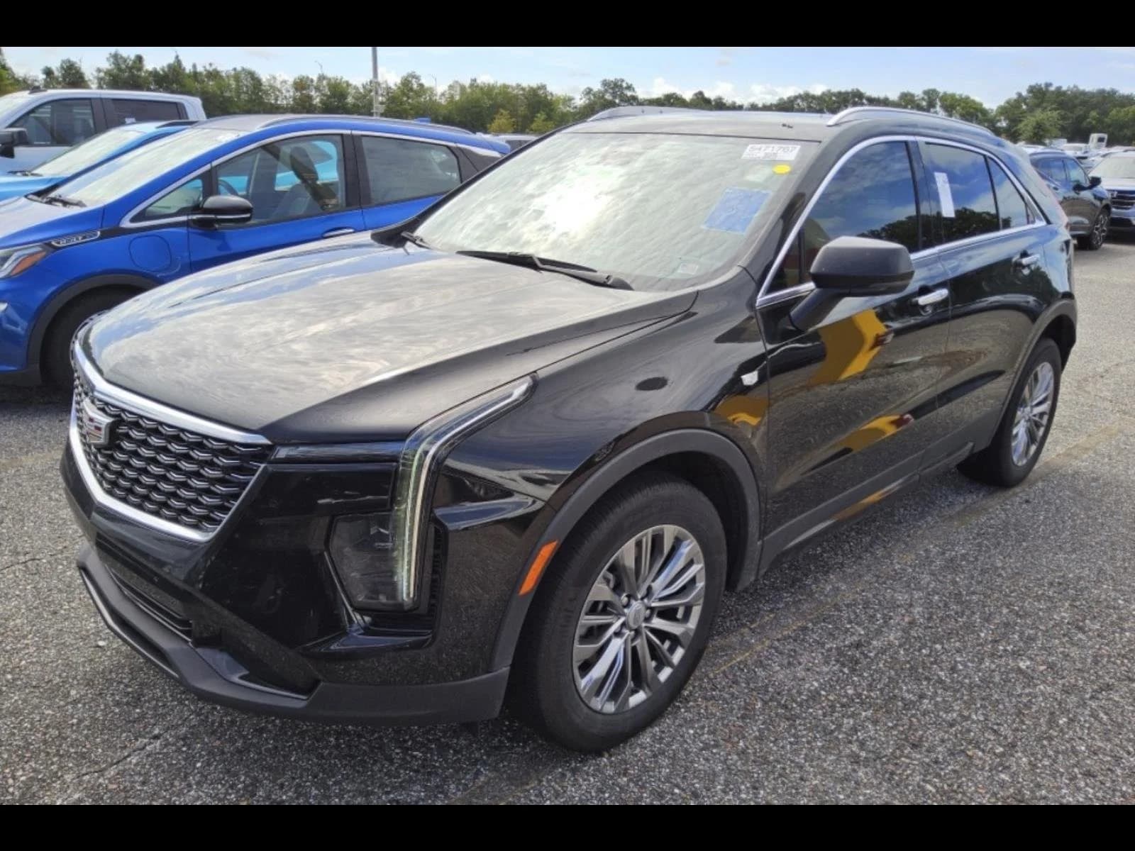 2024 Cadillac XT4 Base — photo 1 of 24