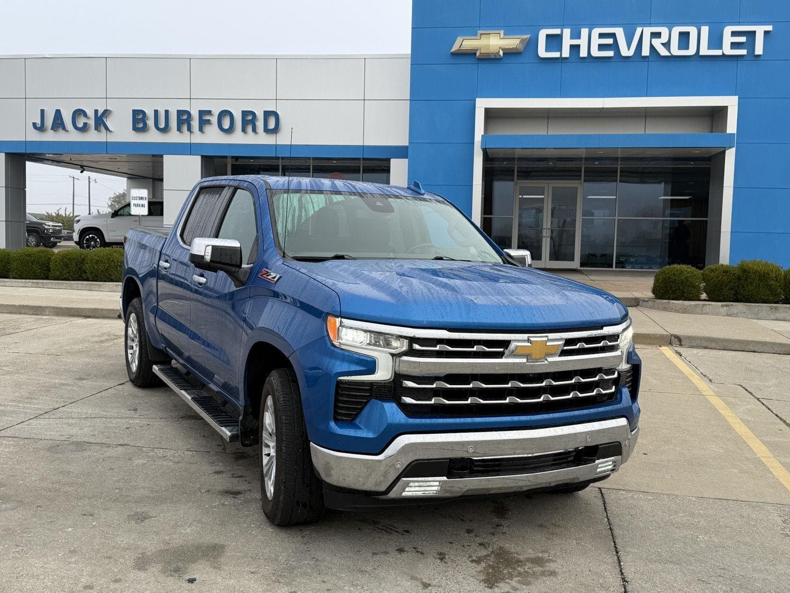 2022 Chevrolet Silverado 1500 LTZ — photo 1 of 21