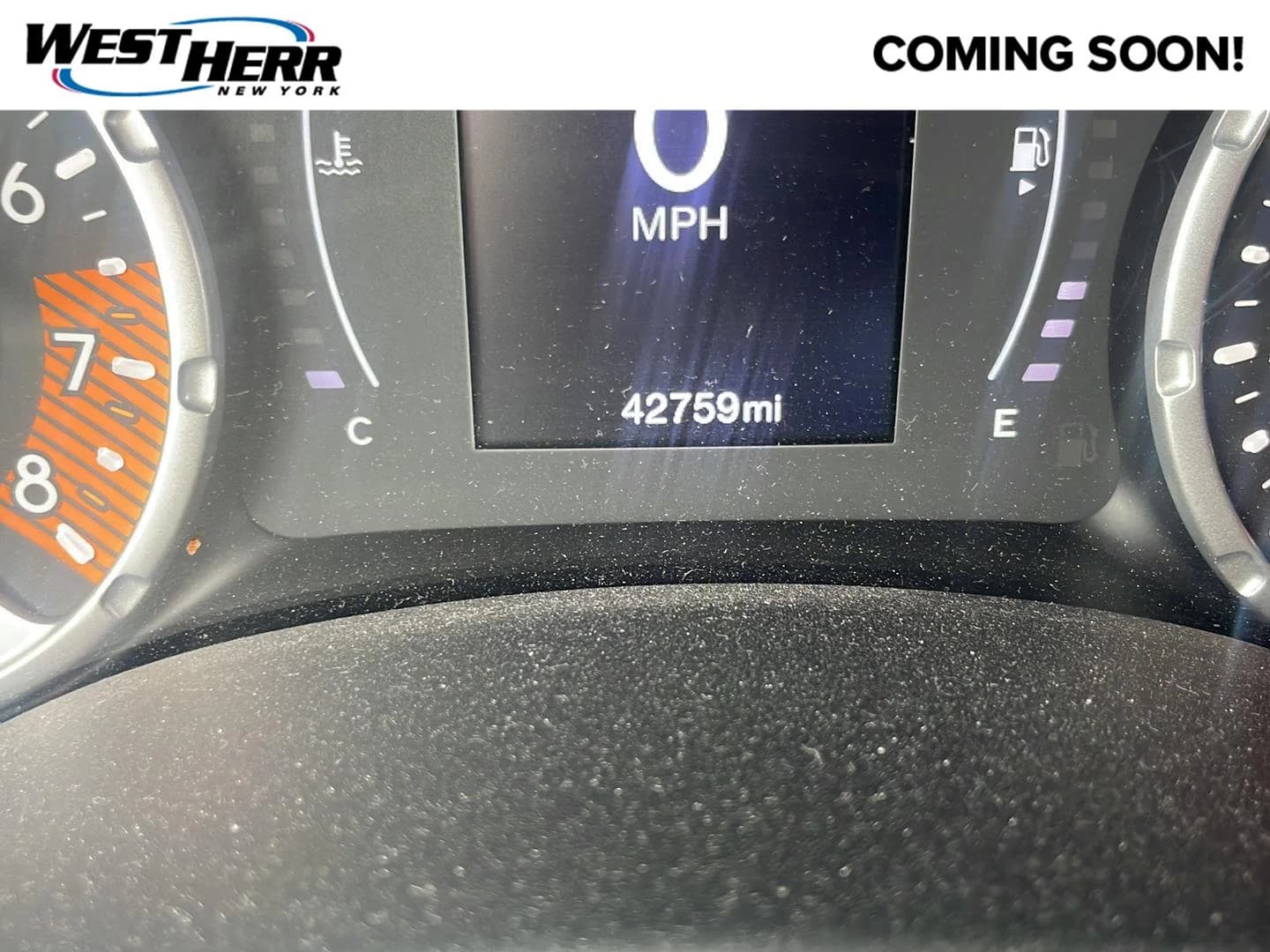 2020 Jeep Renegade Latitude — photo 1 of 11