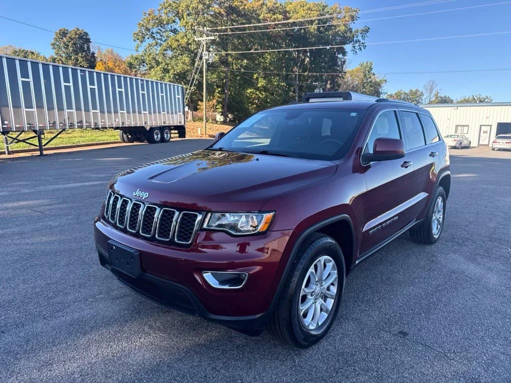2021 Jeep Grand Cherokee Laredo E — photo 1 of 35