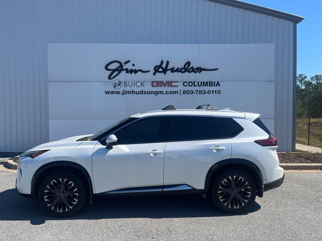 2025 Nissan Rogue Platinum — photo 1 of 19