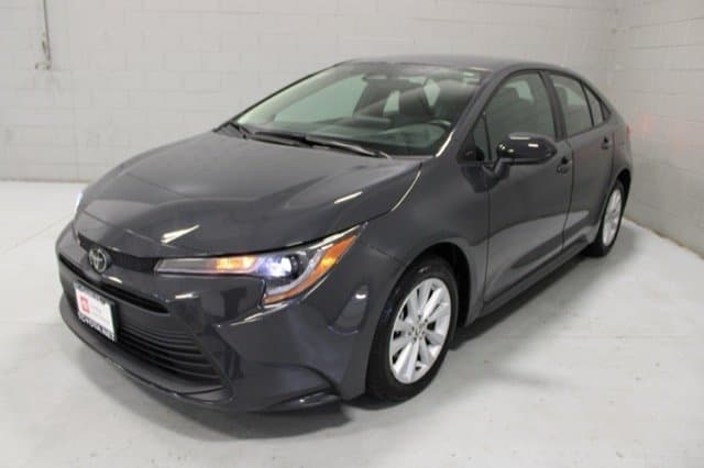 2025 Toyota Corolla LE — photo 1 of 25