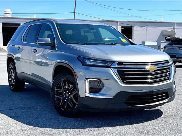 2023 Chevrolet Traverse LT Cloth — photo 1 of 7