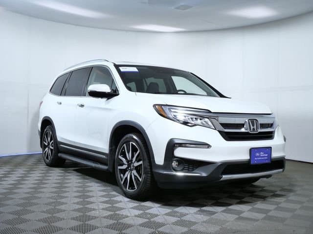 2022 Honda Pilot Touring — photo 1 of 32