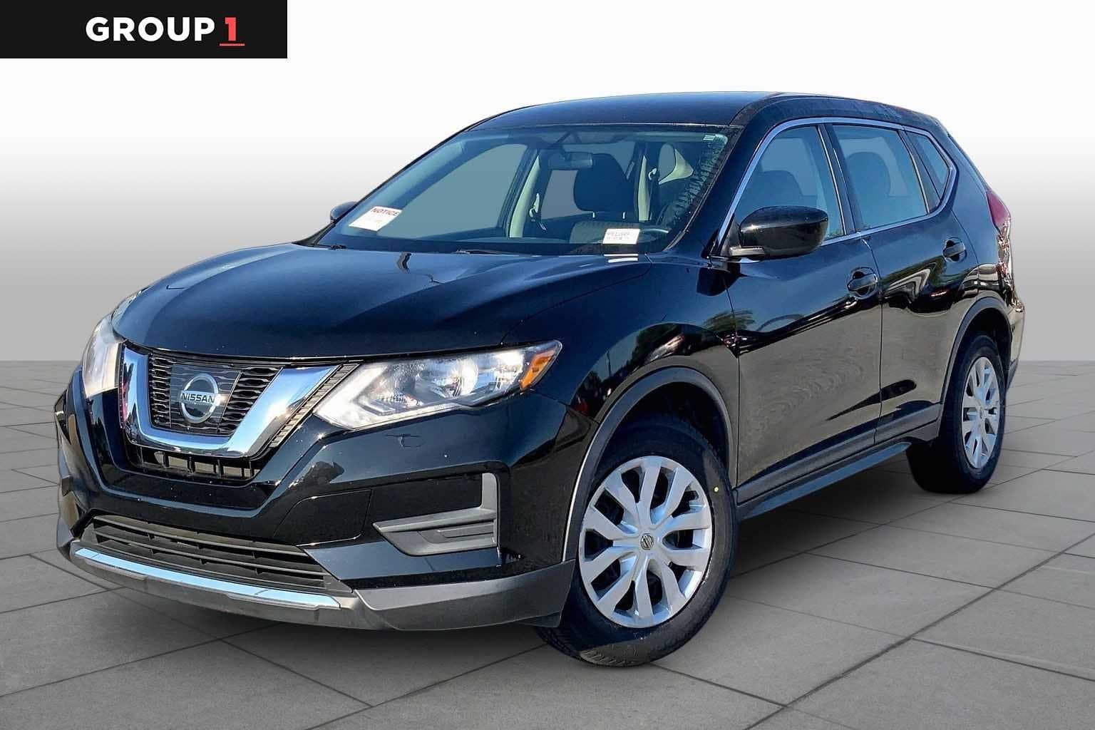 2017 Nissan Rogue S — photo 1 of 28