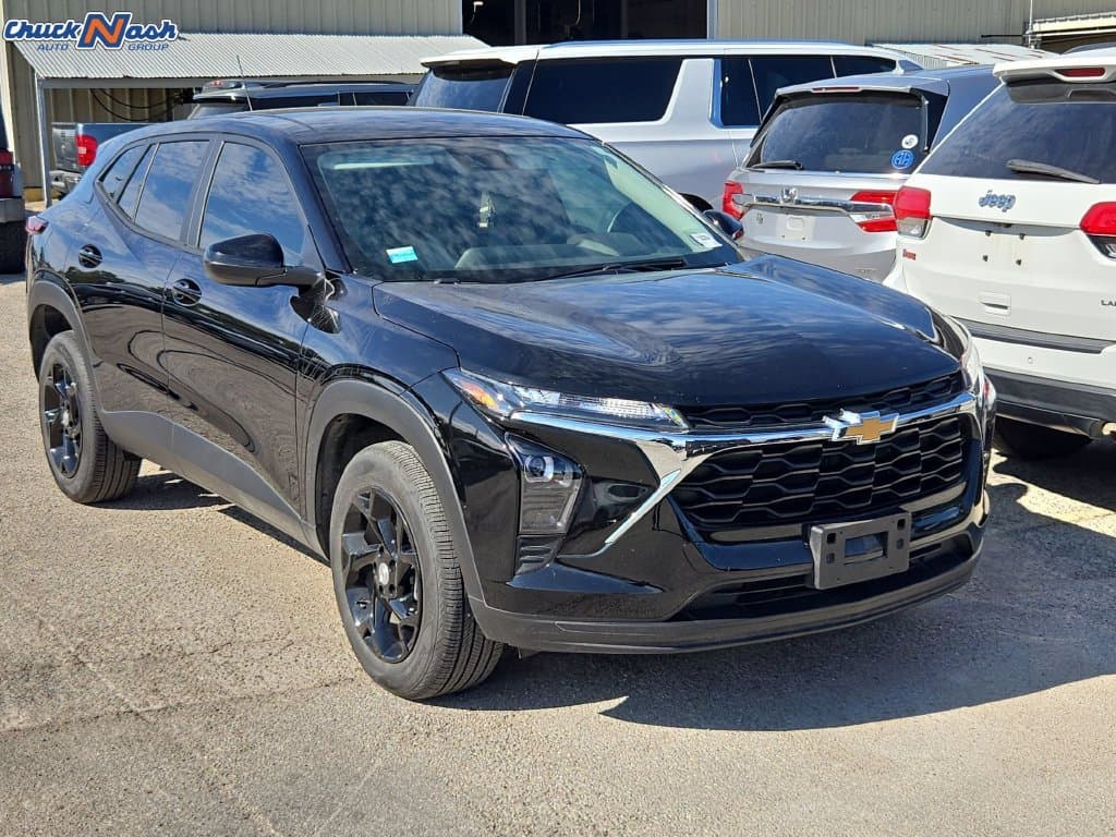 2026 Chevrolet Trax LS — photo 1 of 10