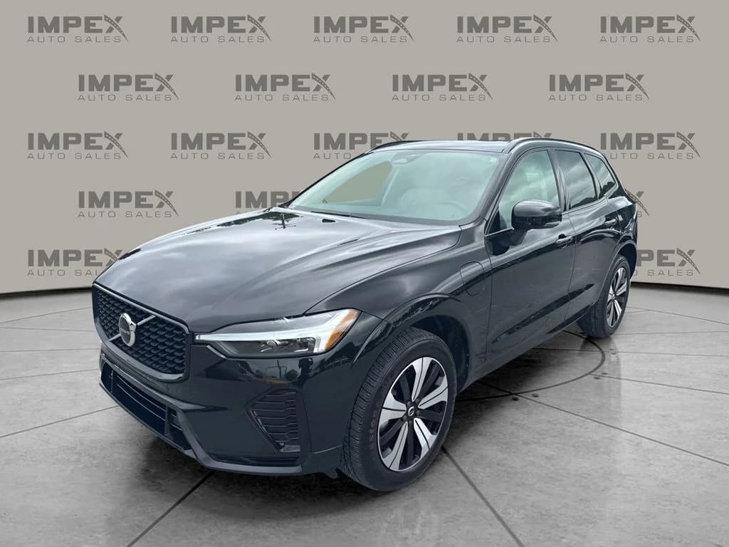 2024 Volvo XC60 Recharge Plug-In Hybrid Core — photo 1 of 39