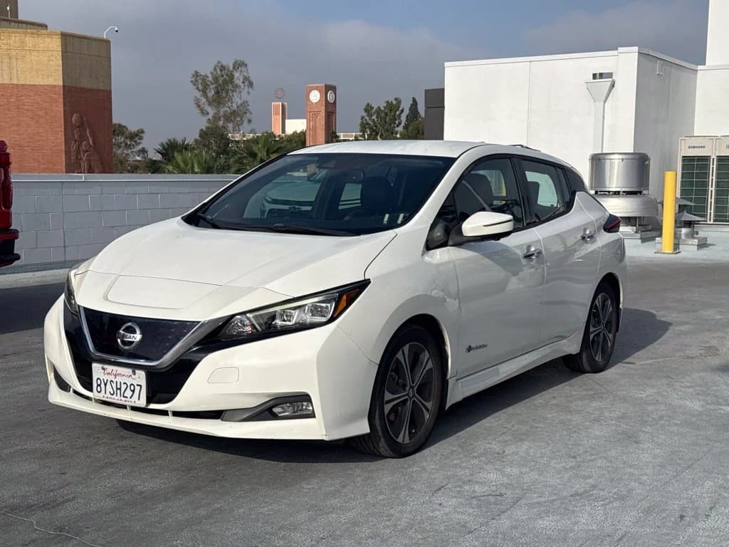 2018 Nissan LEAF SL — photo 1 of 13