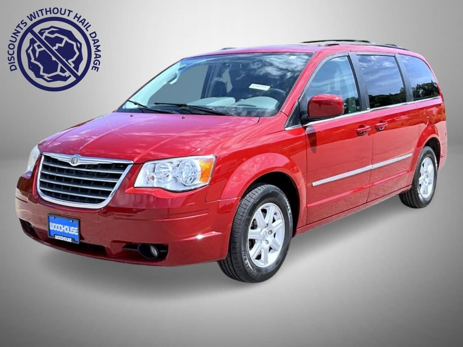 2010 Chrysler Town & Country Touring — photo 1 of 28
