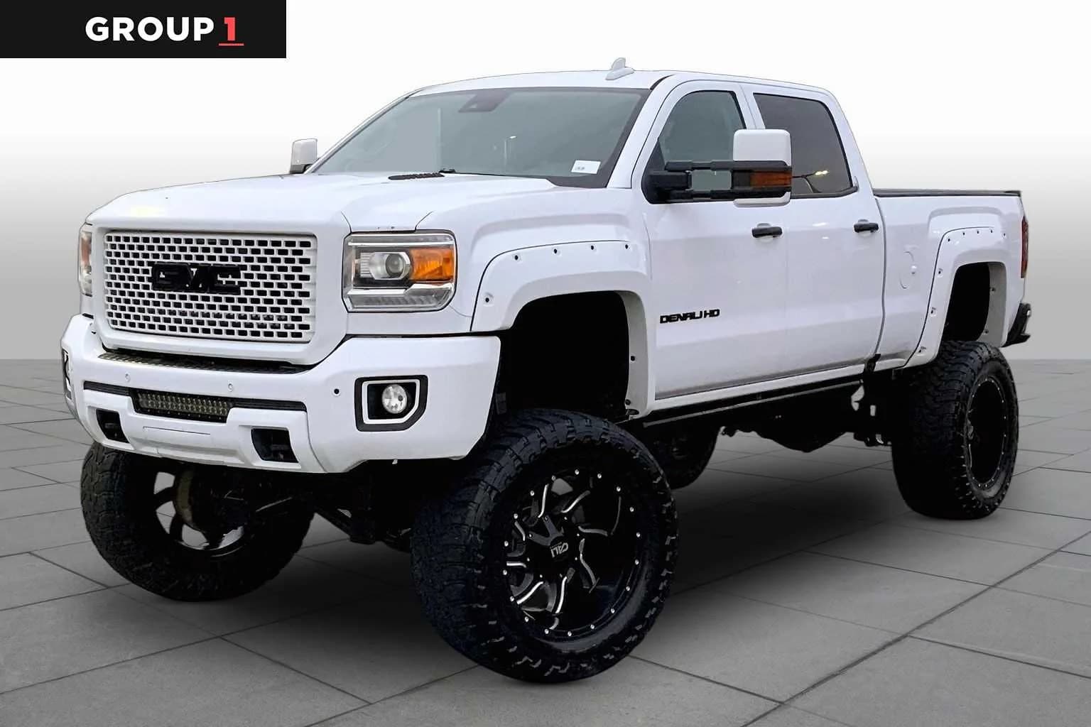 2016 GMC Sierra 2500HD Denali — photo 1 of 29