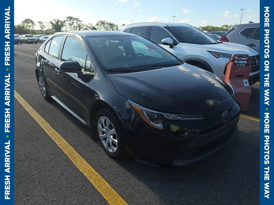 2024 Toyota Corolla LE — photo 1 of 8