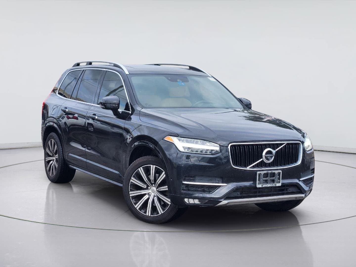 2019 Volvo XC90 Base — photo 1 of 26