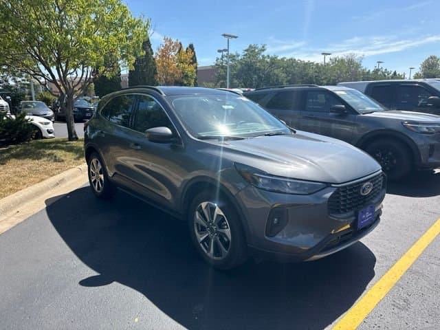 2025 Ford Escape Platinum — photo 1 of 3