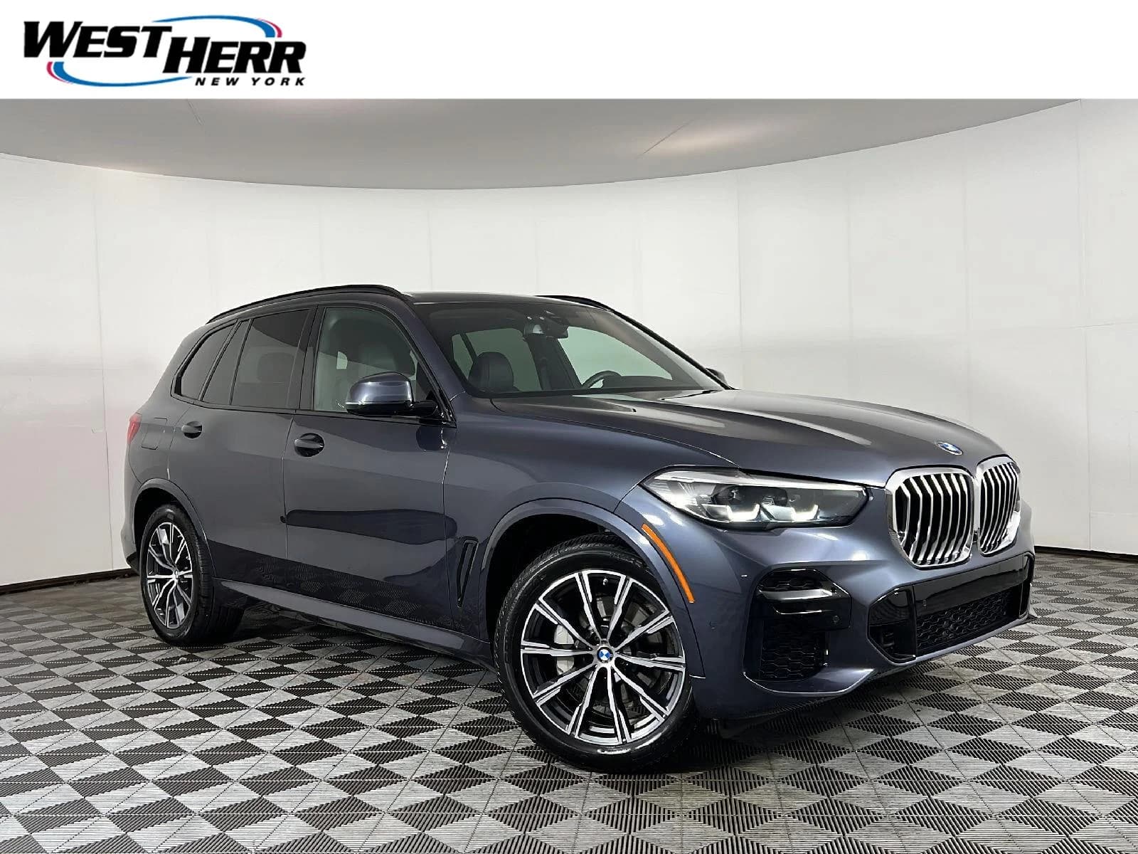 2022 BMW X5 xDrive40i — photo 1 of 29