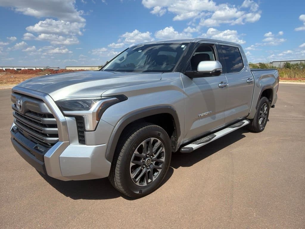 2022 Toyota Tundra 4WD Limited — photo 1 of 9