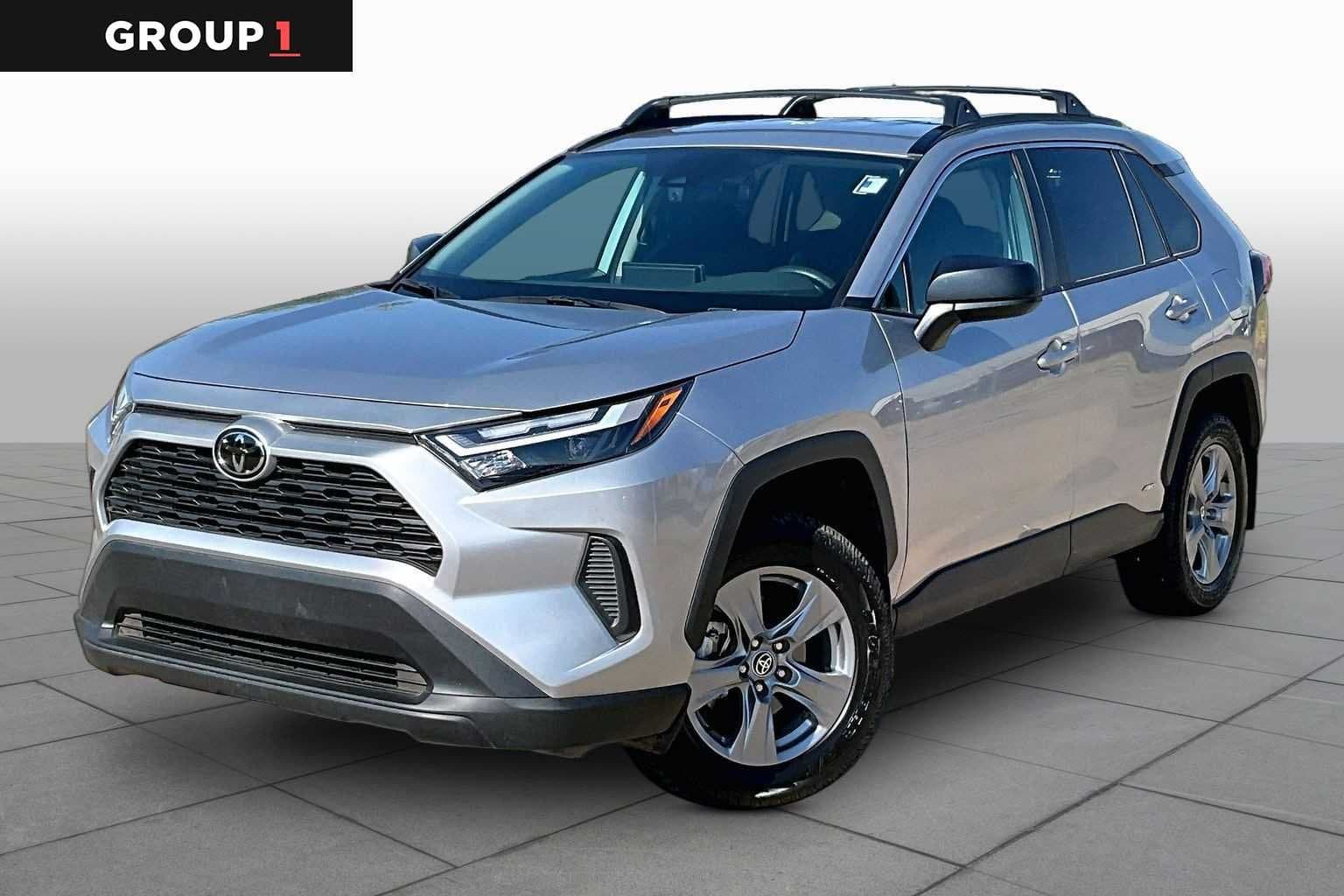 2025 Toyota RAV4 Hybrid LE — photo 1 of 31