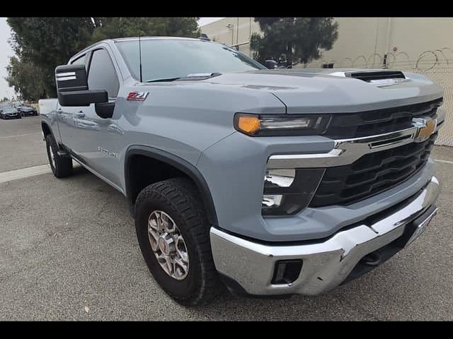 2024 Chevrolet Silverado 3500HD LT — photo 1 of 10