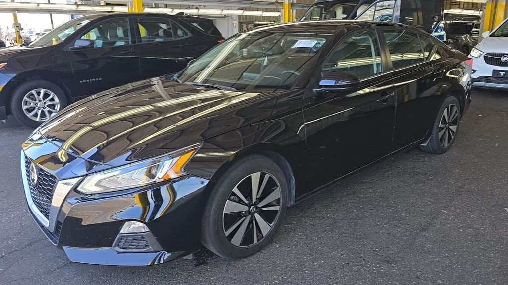 2022 Nissan Altima 2.5 SV — photo 1 of 8