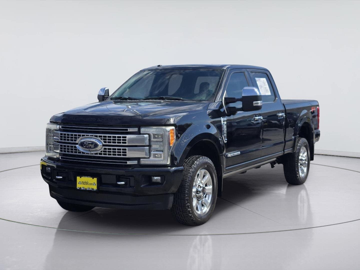 2017 Ford Super Duty F-350 SRW Platinum — photo 1 of 33