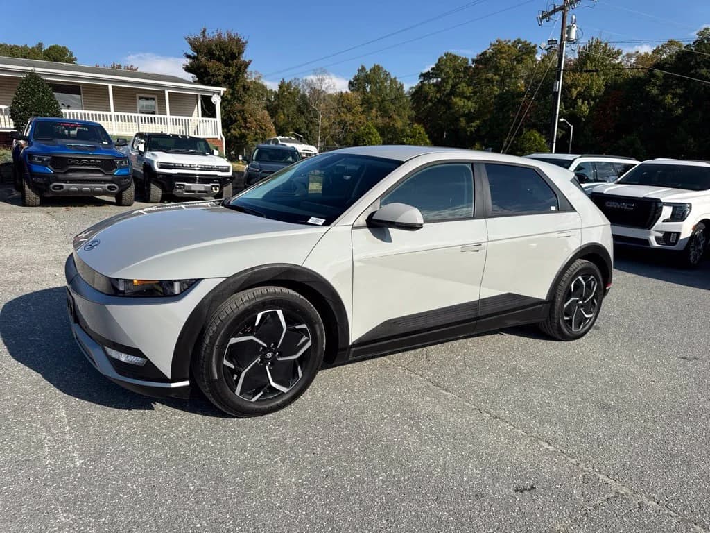 2024 Hyundai IONIQ 5 SEL — photo 1 of 34