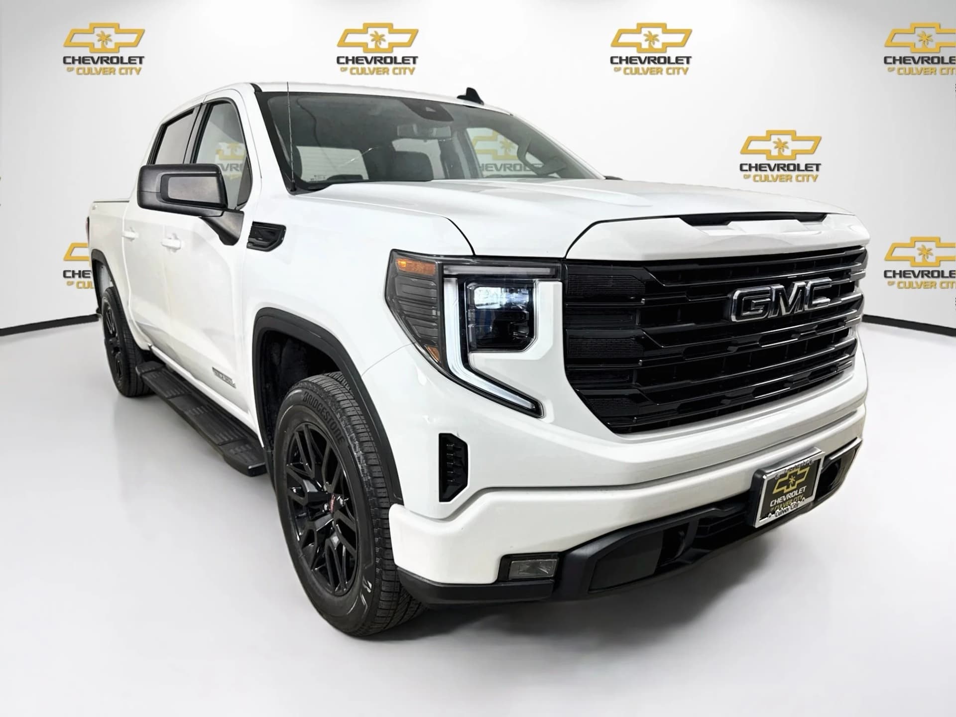 2024 GMC Sierra 1500 Elevation — photo 1 of 33