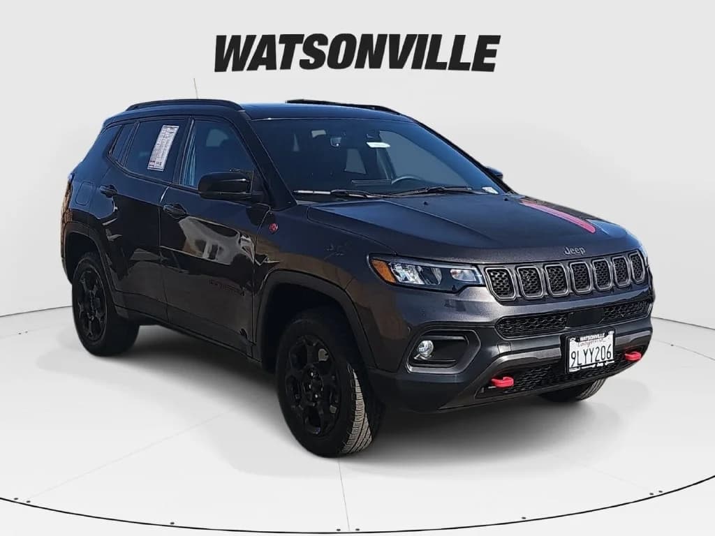 2023 Jeep Compass Trailhawk — photo 1 of 40