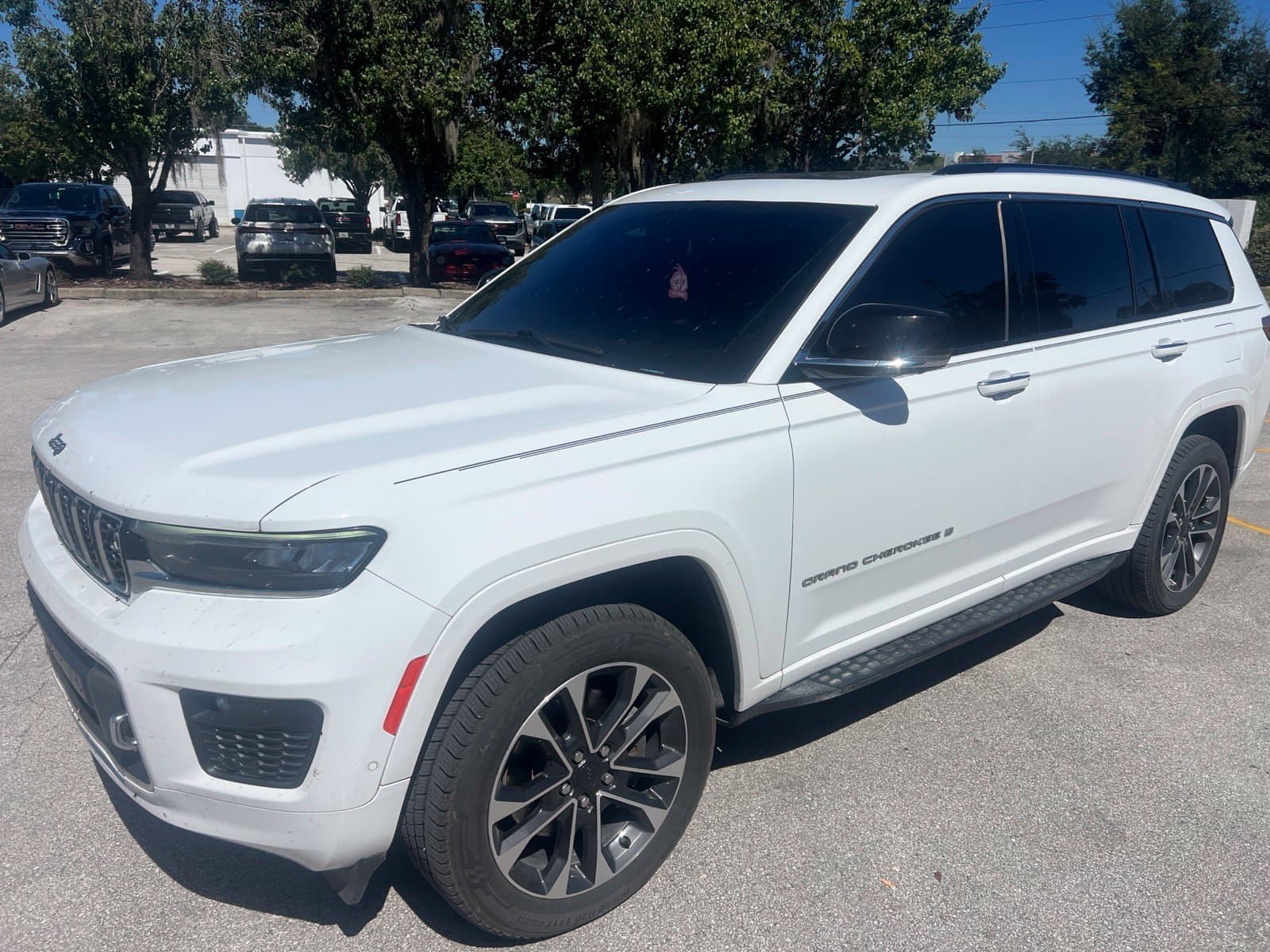 2021 Jeep Grand Cherokee L Overland — photo 1 of 16