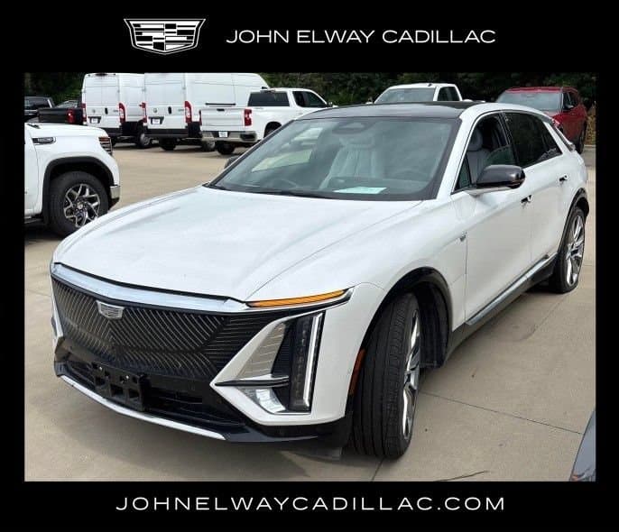 2024 Cadillac LYRIQ Luxury 3 — photo 1 of 5
