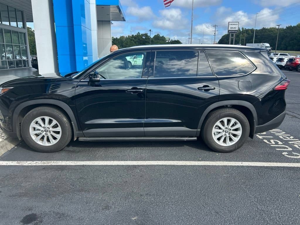 2026 Toyota Grand Highlander LE — photo 1 of 5
