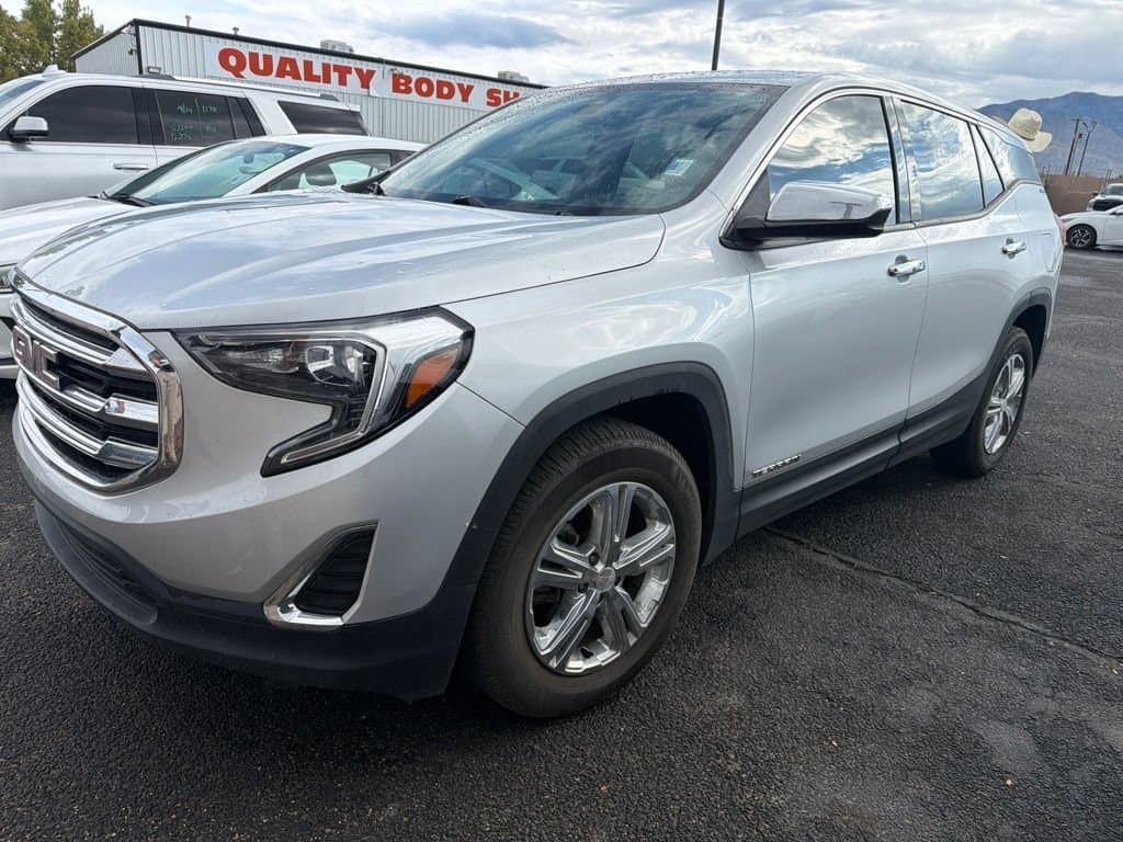 2020 GMC Terrain SLE — photo 1 of 2