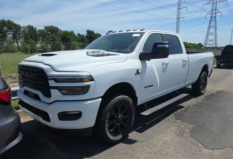 2025 RAM 3500 Laramie — photo 1 of 5