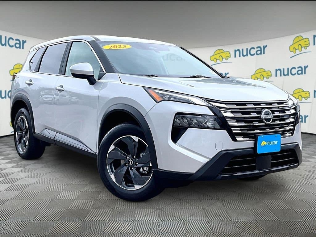2025 Nissan Rogue SV — photo 1 of 35