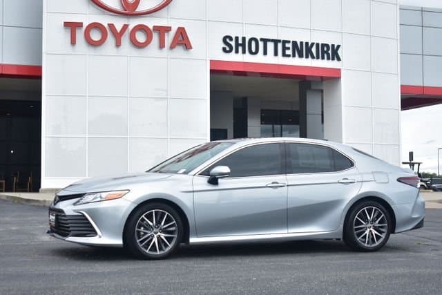 2023 Toyota Camry XLE — photo 1 of 33