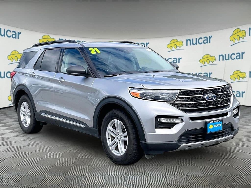 2021 Ford Explorer XLT — photo 1 of 39