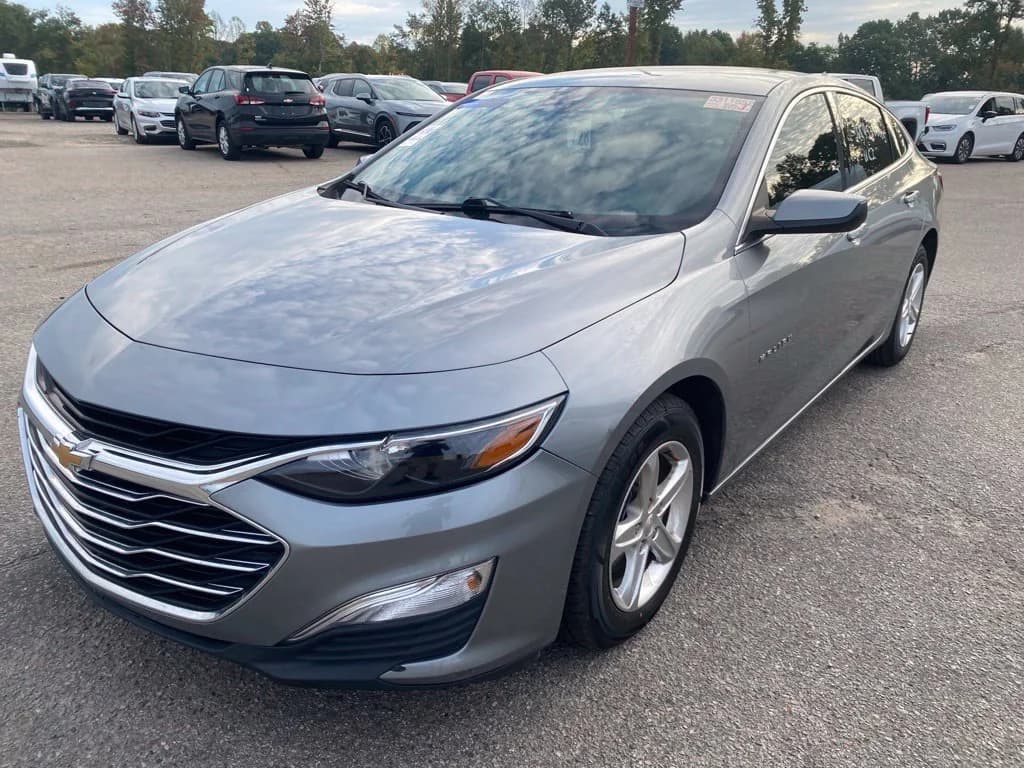 2024 Chevrolet Malibu LS — photo 1 of 13