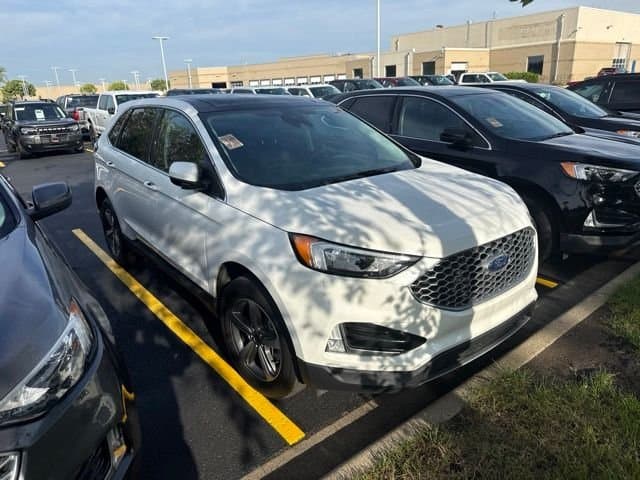 2024 Ford Edge SEL — photo 1 of 4