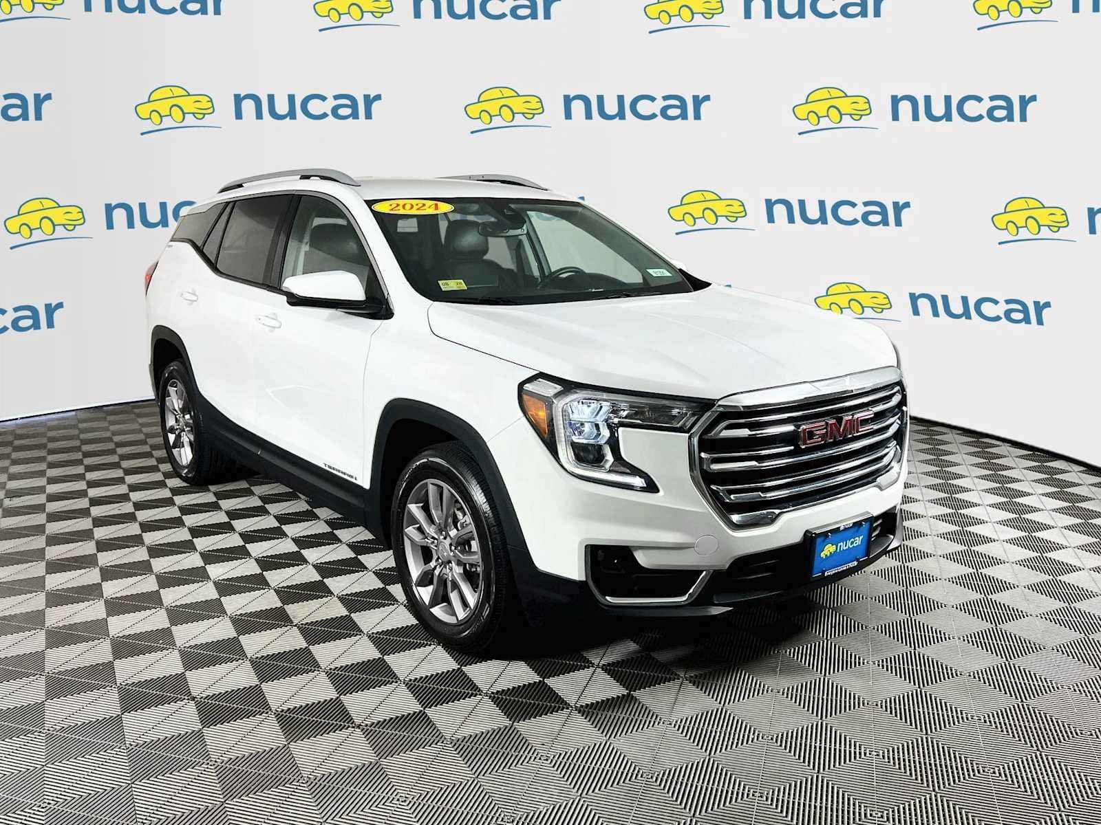 2024 GMC Terrain SLT — photo 1 of 32