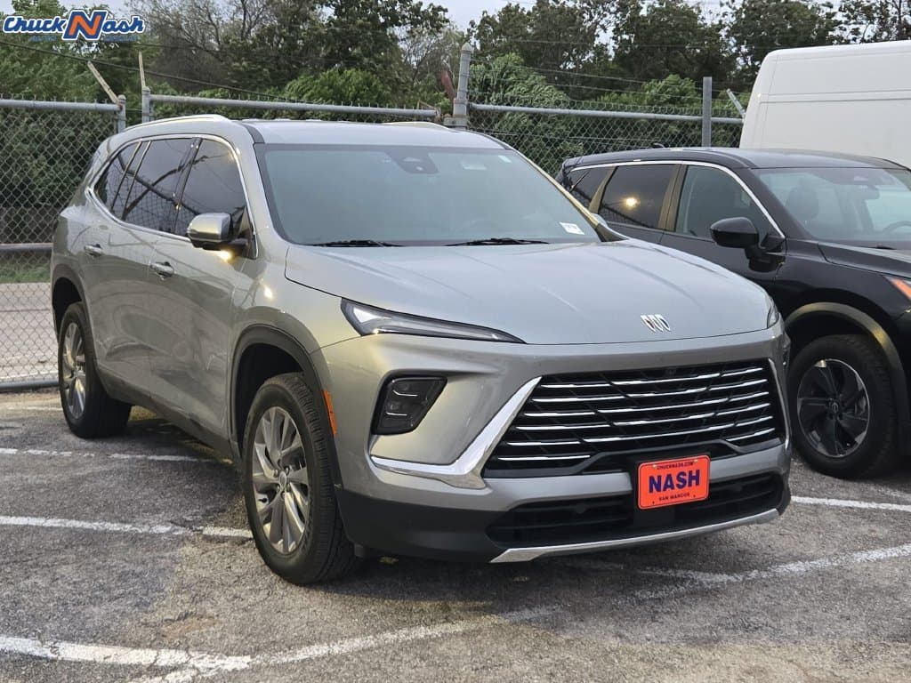 2025 Buick Enclave Preferred — photo 1 of 10