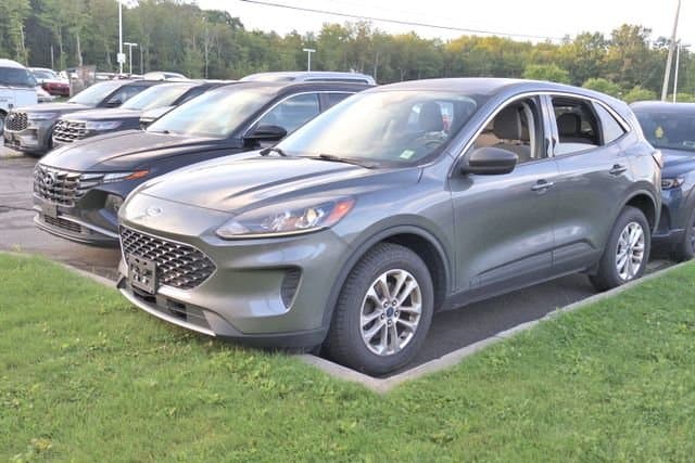 2022 Ford Escape SE — photo 1 of 13