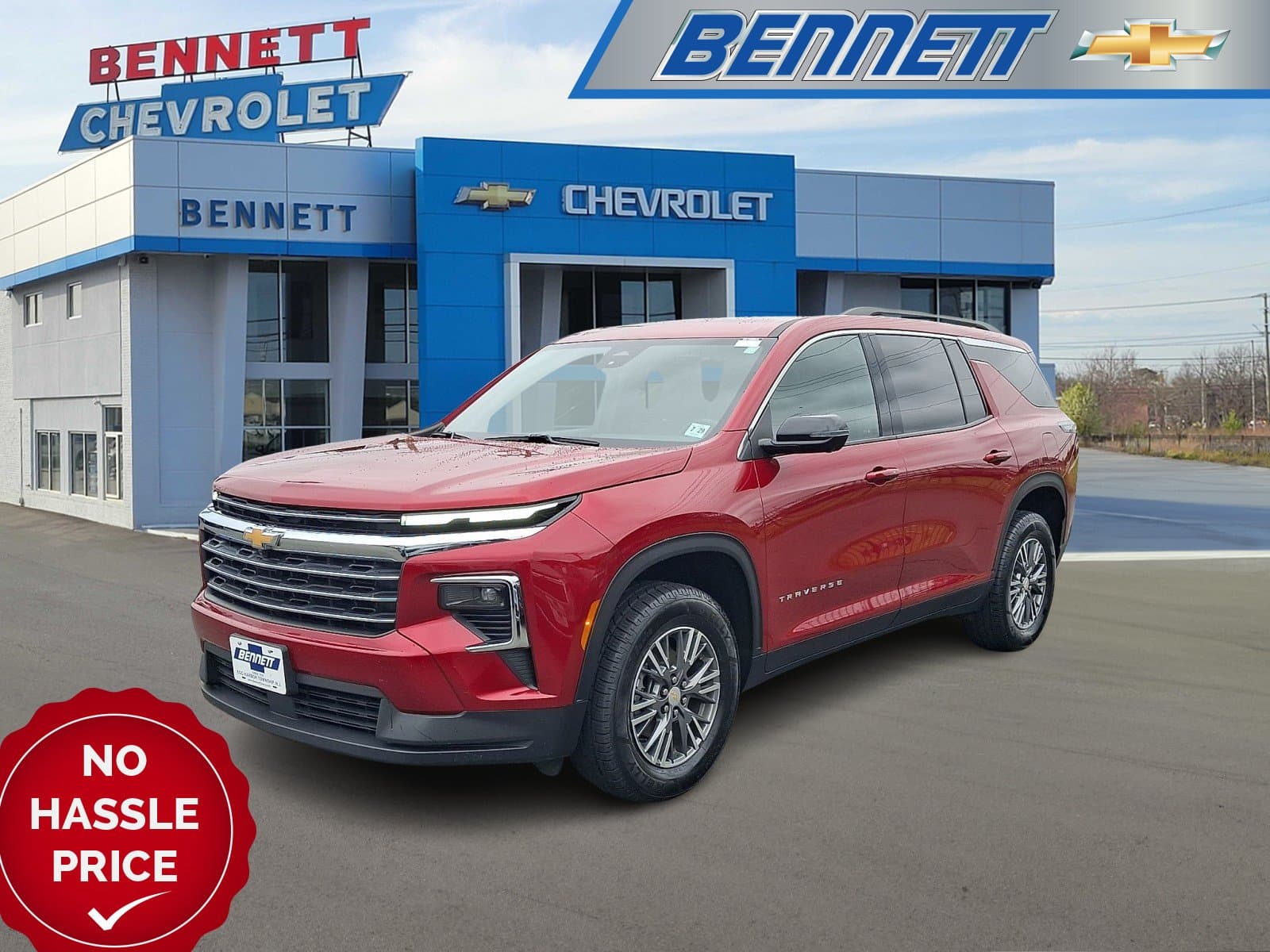 2024 Chevrolet Traverse AWD LT — photo 1 of 33